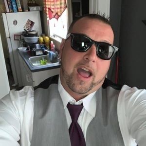 Meet your Posher, Casey